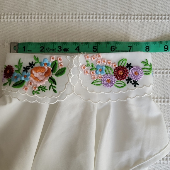 Floral Embroidered Detachable Collar Dickey White Scalloped Layering Piece - Picture 6 of 7